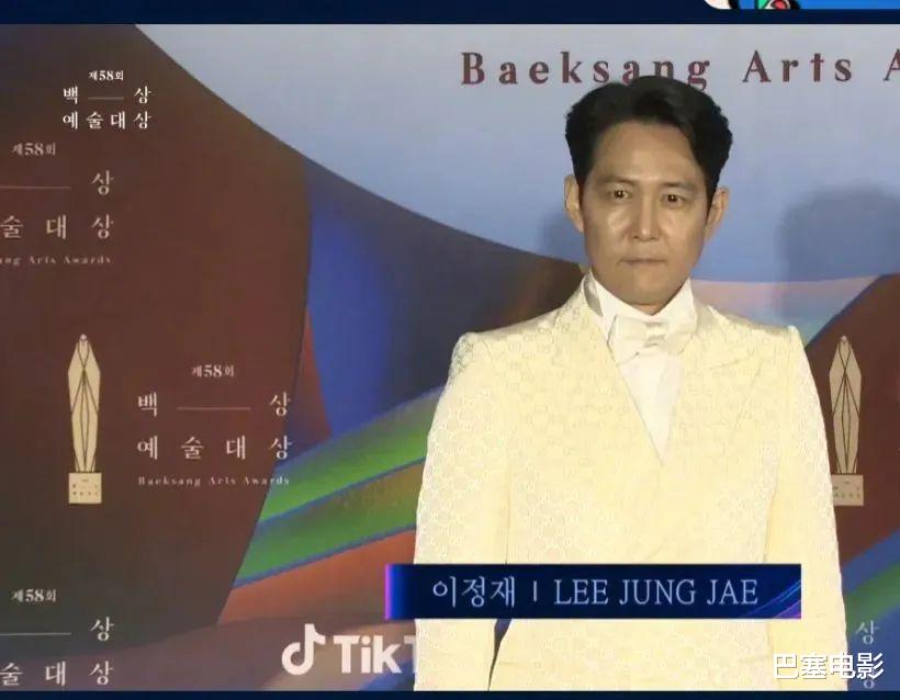 百想大赏红毯：林允儿惊艳，秀智美貌被束缚，朴宝剑腮肿了两个大