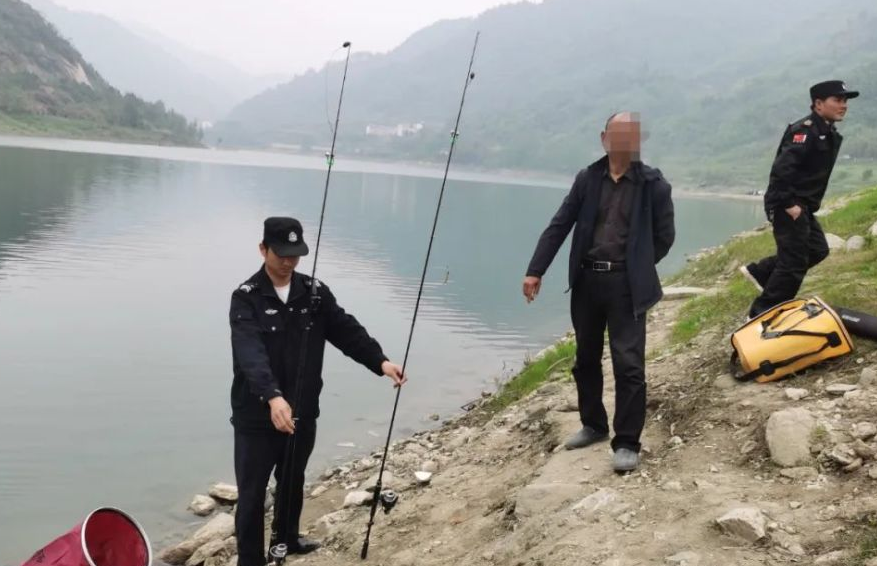重庆|你没看错 休闲野钓鱼获不能超过5斤 钓友：那我钓到超过5斤的咋办