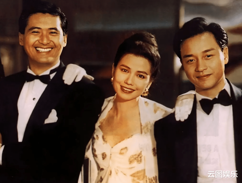 钟楚红|钟楚红62岁生日,收一桌子鲜花心情好,身家上亿丧夫后单身15年