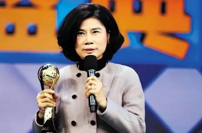 董明珠|68岁董明珠恋爱！疑包养小34岁男友，恋情超6年，罗永浩早就知情