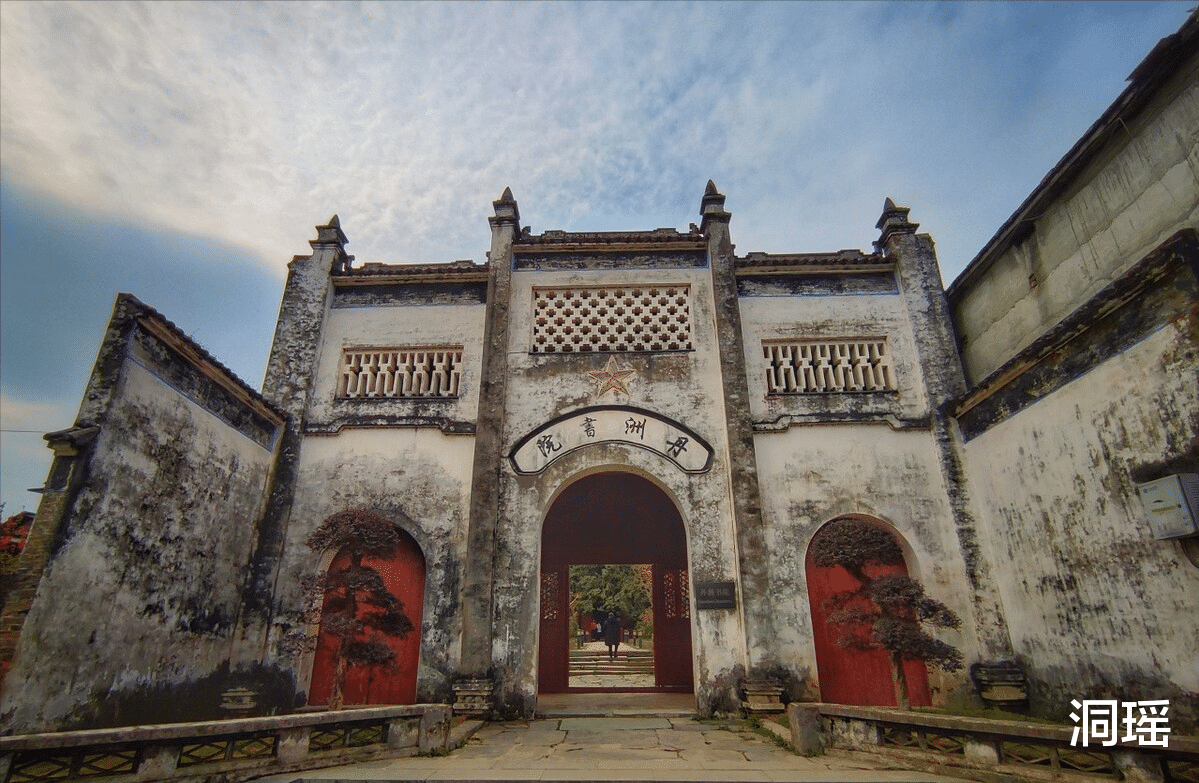 杭州|我国“漂浮”在水上的古镇，只能坐船到达，住一晚仅需30元