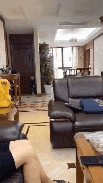 耳机|“工地里捡的耳机,连喇叭都没有,为啥有人出价4位数想收购?