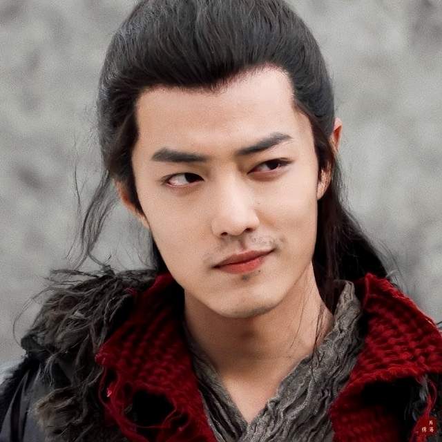 肖战|肖战花式秀演技,吻戏不借位哭戏真流泪,胡子反而令人出戏大笑