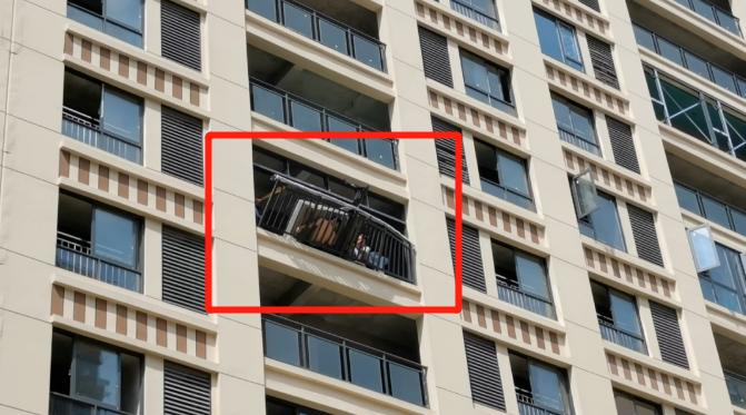 装修房墙体坍塌,一人被困阳台