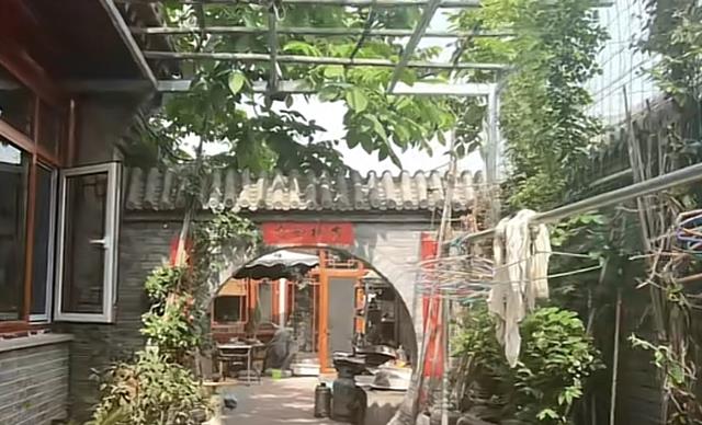 马思纯|童星叮当晒四合院内景,10间房价值2亿,网友:难怪近几年不拍戏