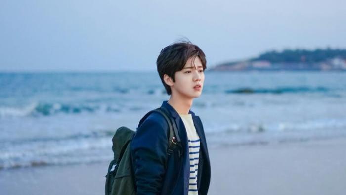 |他十一年没拍戏，因为长得太帅，仅靠脸就有花不完的代言费