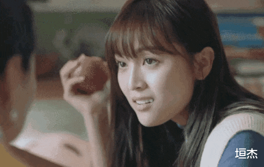 杨幂|假发假牙假皮肤，连屁股都是假的，这年头的明星只剩性别是真的了