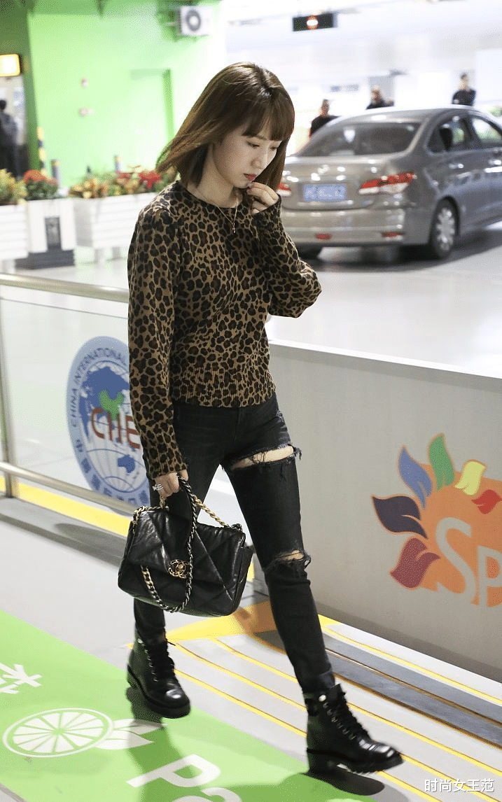 车晓|40岁以后气质大不同！车晓散发知性气质，37李念打扮稚嫩似高中生