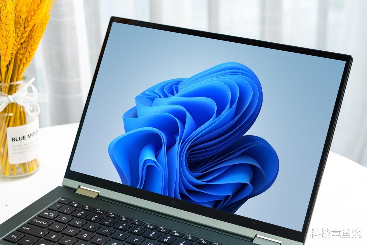 MacBook Pro|专业编辑通勤笔电新选择，LG gram二合一笔记本体验