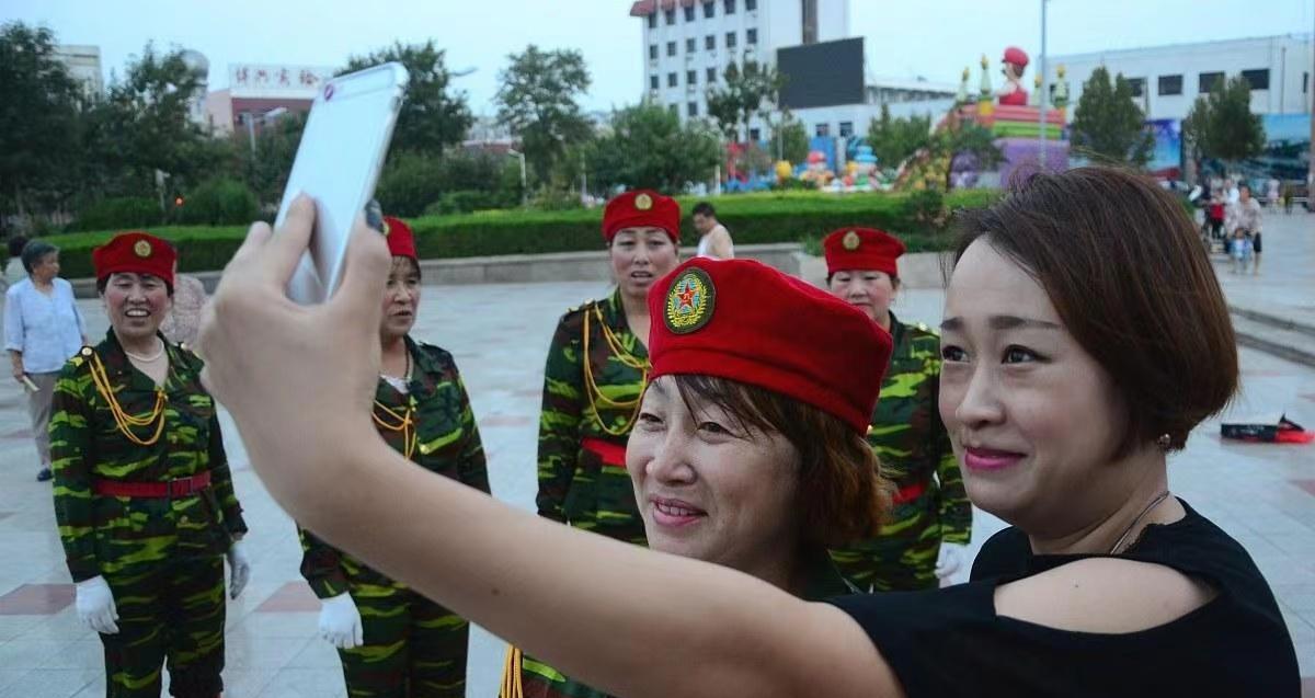 朝鲜|中国大妈为什么偏爱去朝鲜旅游？除了怀旧，还有一个喜好鲜少人知