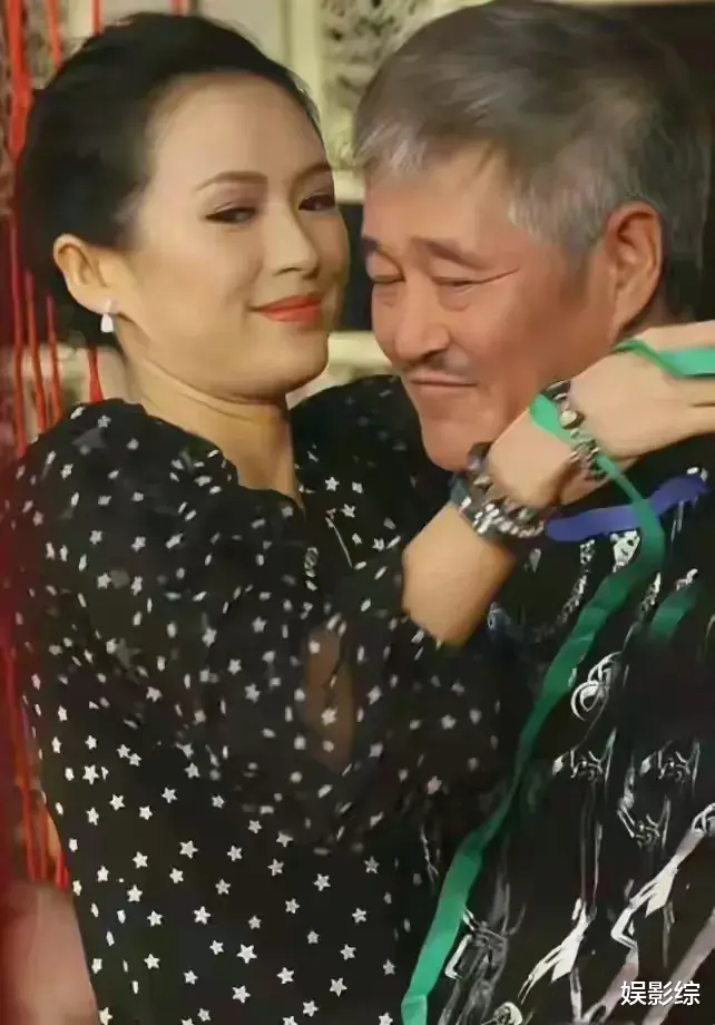 赵本山|赵本山三亚豪宅曝光，章子怡前往拜年，喝的满面红光