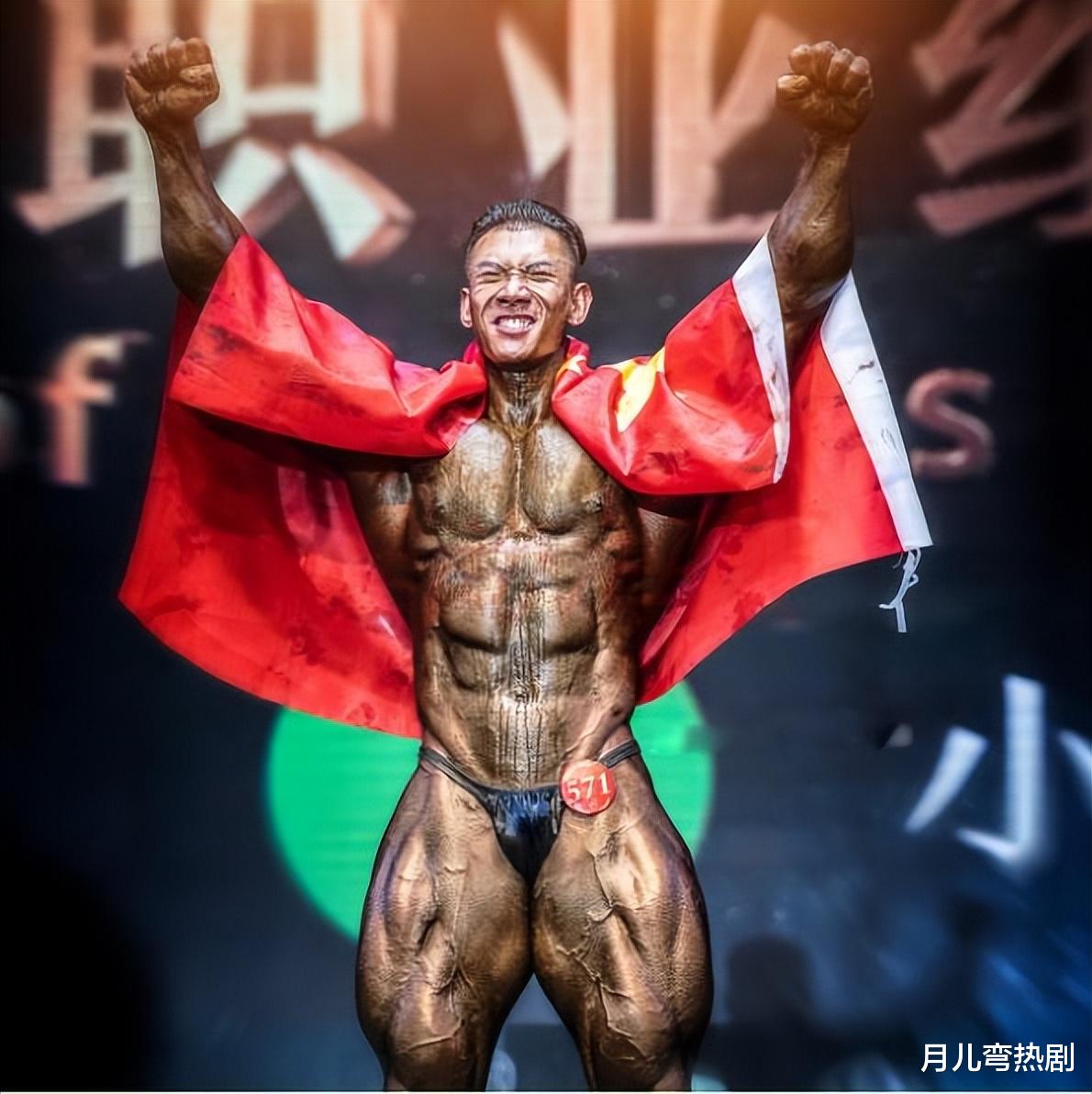 鹿晨辉|中国第一肌肉巨兽鹿晨辉：自费60万比赛，从穷小伙到健美第一人