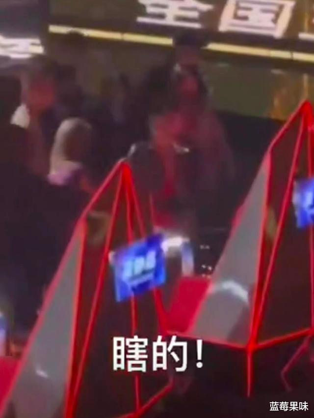 李玟|李玟录制好声音当场发飙！质问节目组是否公道，随后发文称是误会