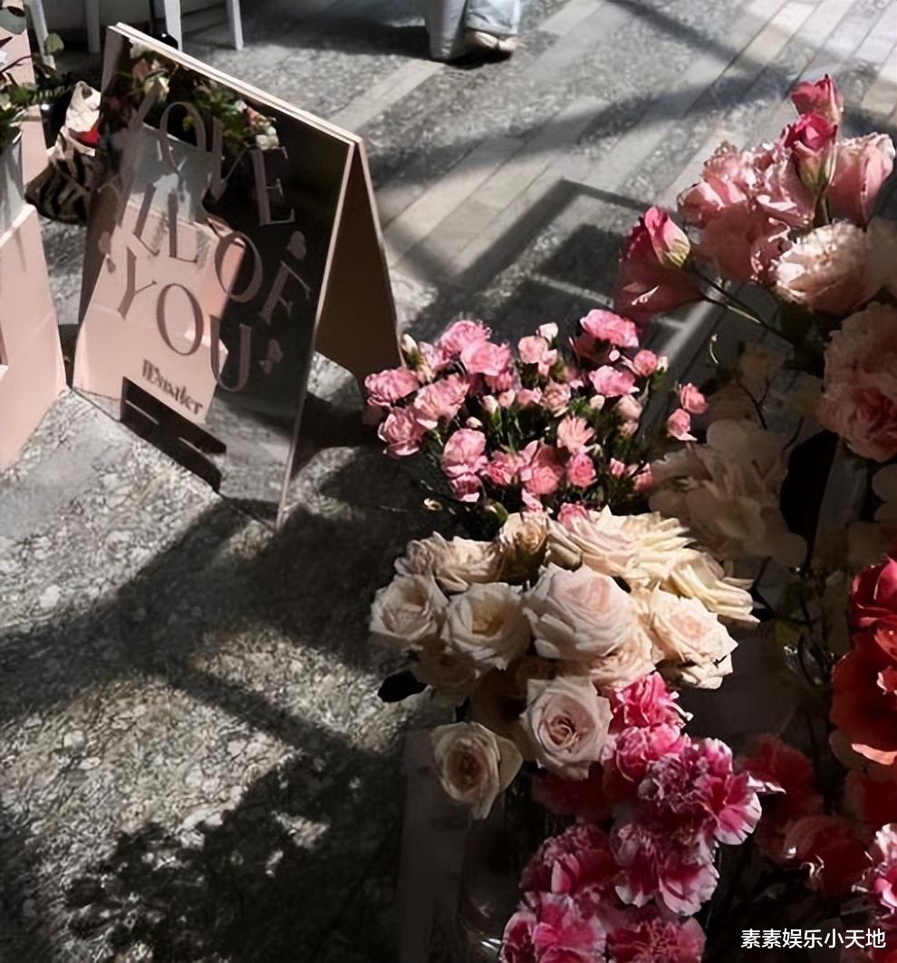 刘德华|刘德华小姨子出月子,晒价值数亿生娃礼物,富豪外公送奢华别墅