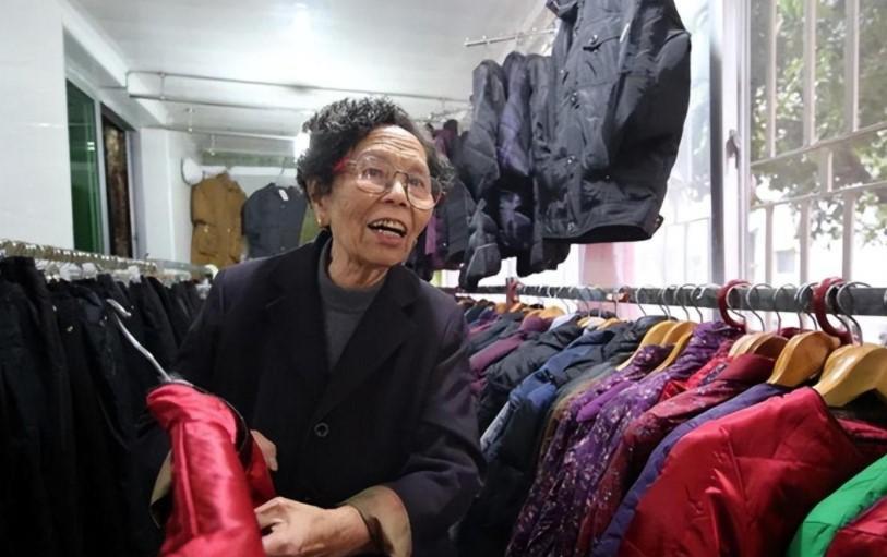 “真还奶奶”陈金英:80岁欠债2077万,拒不申请破产10年全部还清