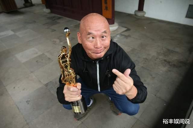 金像奖|73岁老戏骨刘允自曝无工开，儿时因脑膜炎成斗鸡眼，曾穷到要卖血