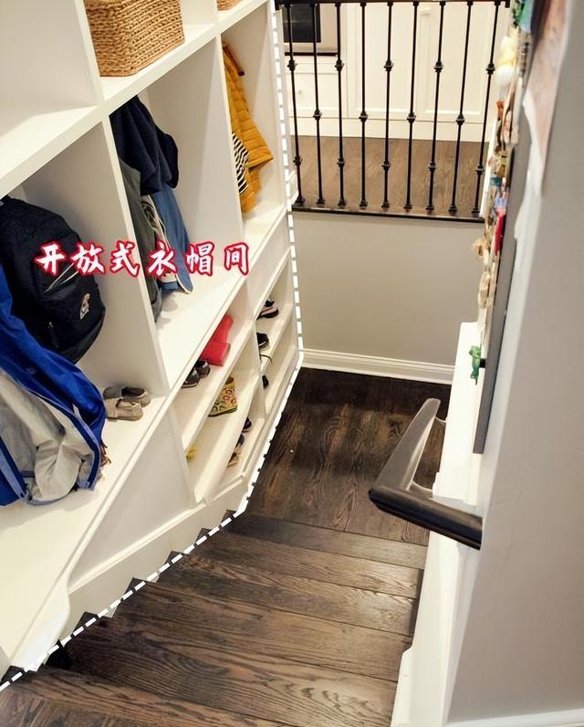 如果家里有个楼梯,我也在两边侧墙做衣帽间!至少能装下半个家