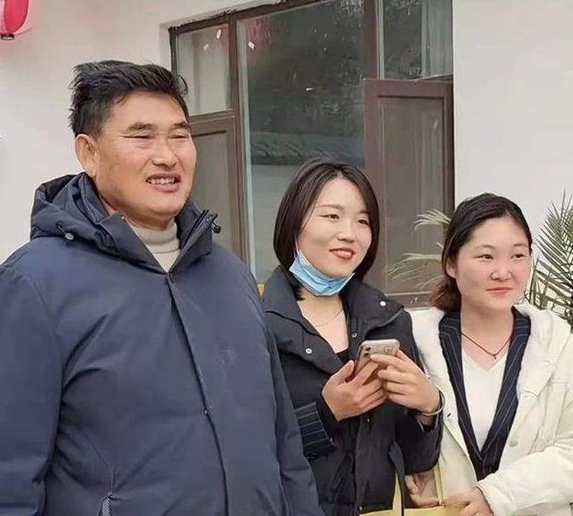 陈亚男|贼心不死？陈亚男过年要去给大衣哥拜年，昔日同事再曝猛料