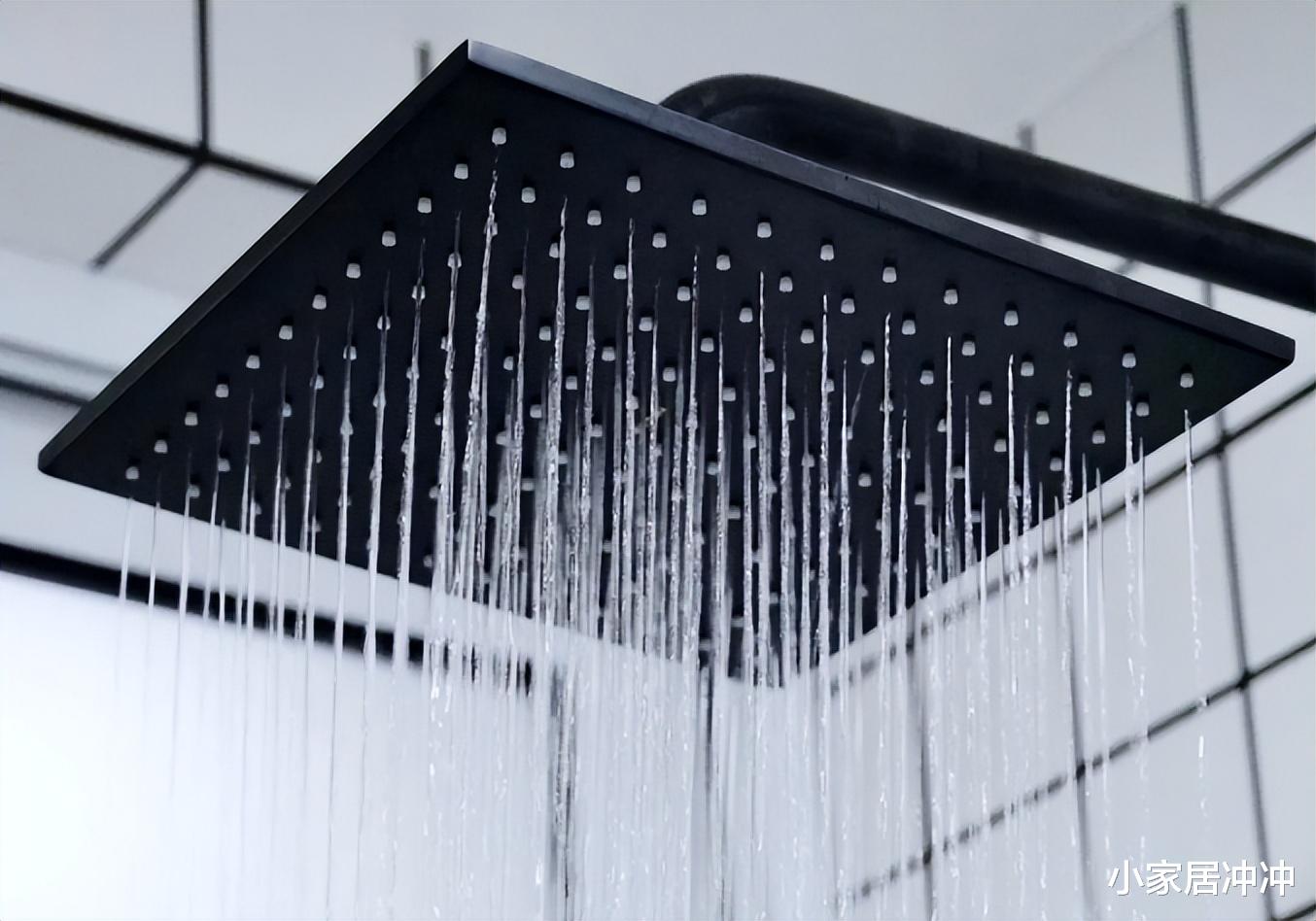 不得不承认,卫生间添置了5个“高级货”,整整齐齐、干干净净