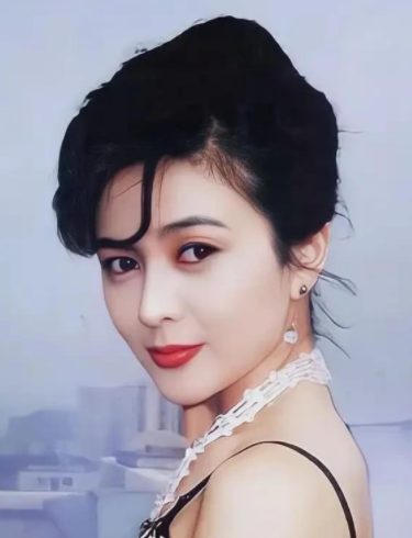 吴克群|冯小刚邀请关之琳演《大腕》遭到投资方反对气得心脏病都犯了，差一点没挺过来。