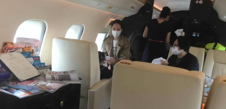 郭碧婷|郭碧婷孤身带女回香港,精神疲惫,网友质疑是不是产后抑郁?
