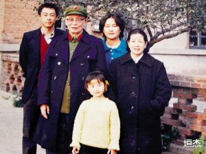 陈乔恩|京圈公主朱珠，8次入选全球最美面孔，35岁靠最美秘书出圈