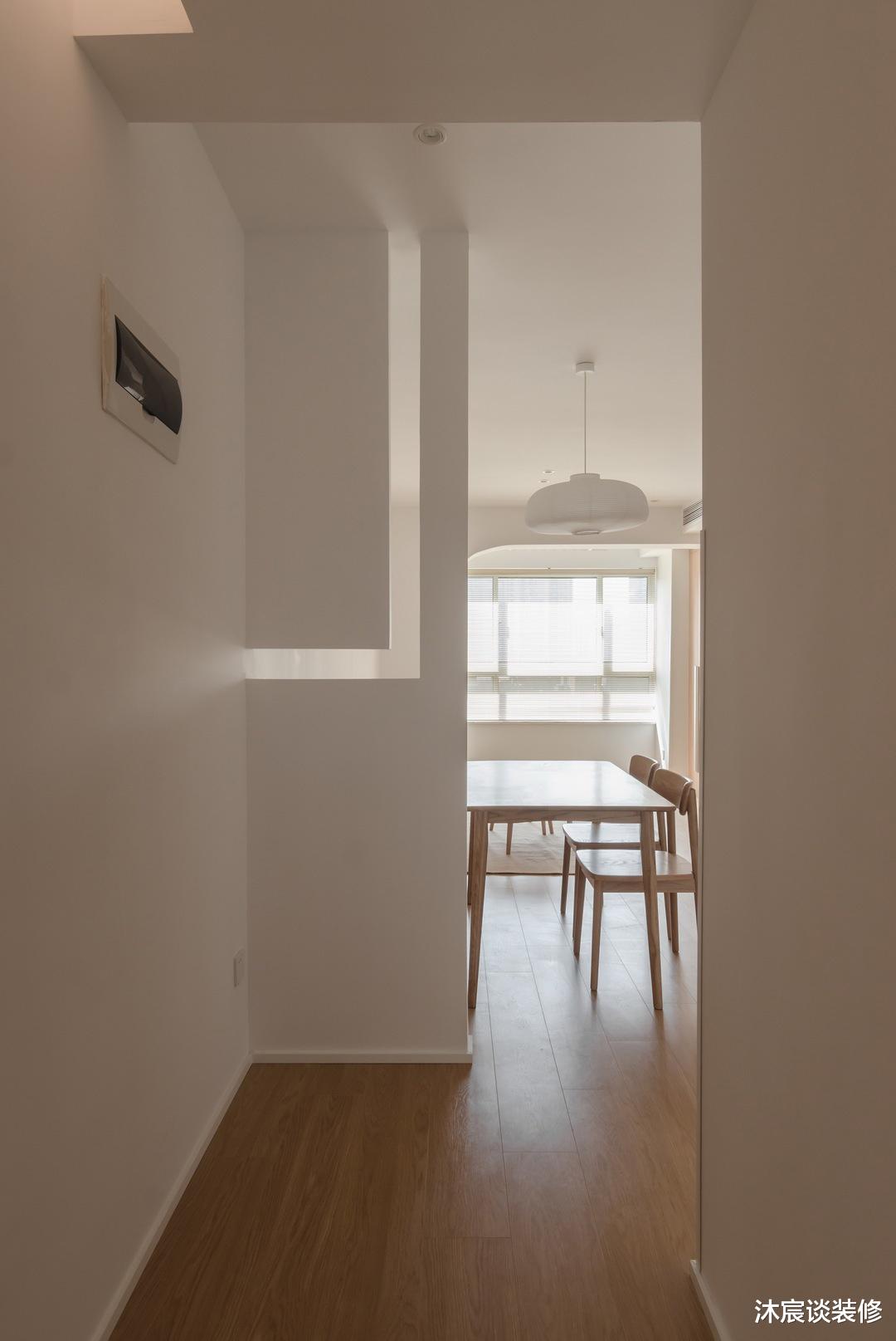 通长型卡座真是小户型的制胜“法宝”,家显得开阔又敞亮,很实用