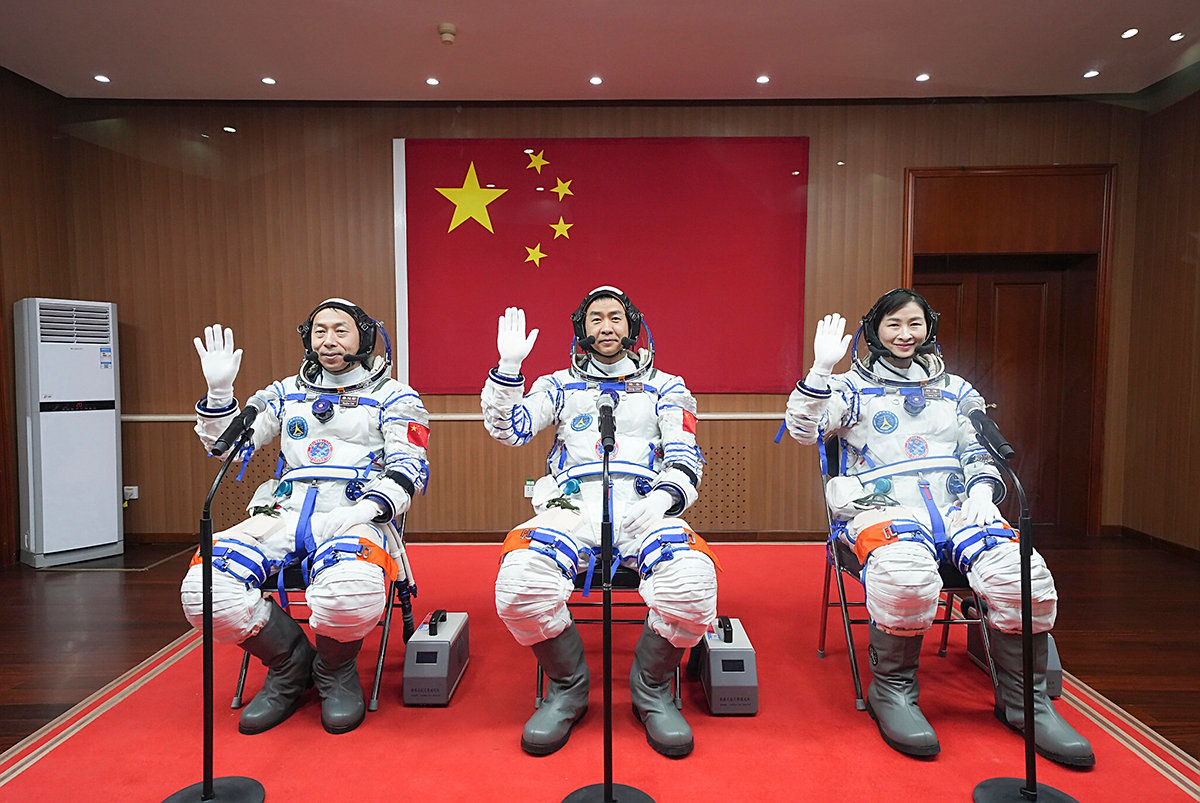 女航天员回地球后禁生育?刘洋早已打破谣言,她育有一双儿女