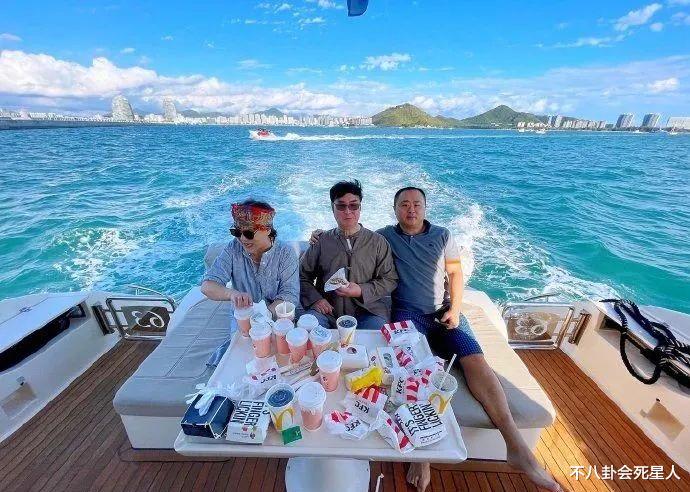 沈腾|沈腾近亿豪宅曝光，房产豪车总价值好几亿，父母亲姐各有豪宅名车