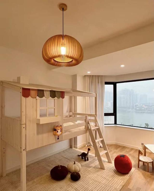 90后夫妇新家名场面,父母眼中的“家徒四壁”,却是自己的理想家