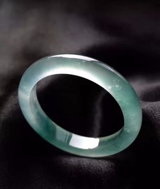 翡翠手镯|买翡翠手镯，抓住一个字，保你永远赔不了！