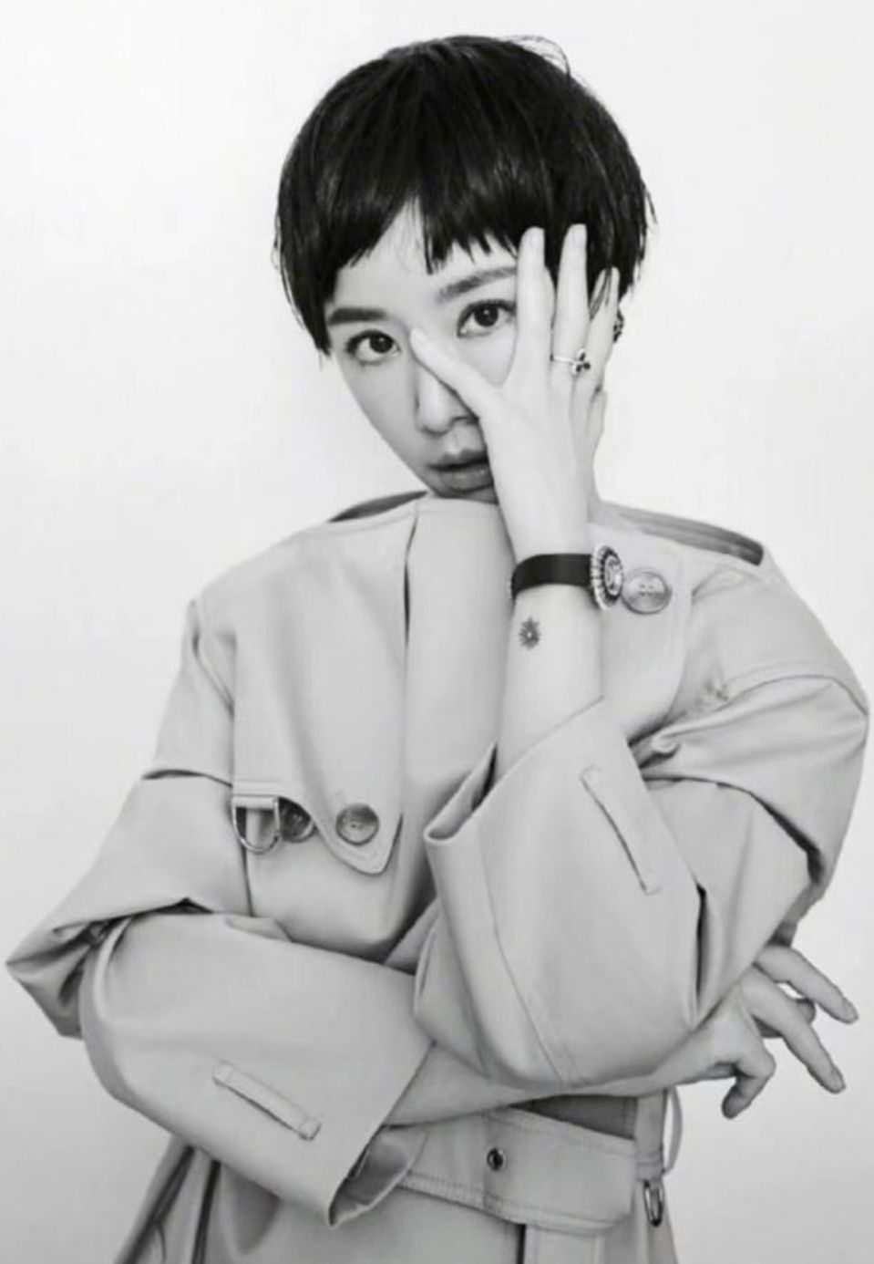 短发 有种“换脸”叫林心如剪短发，本以为会很难看，却意外洋气高级