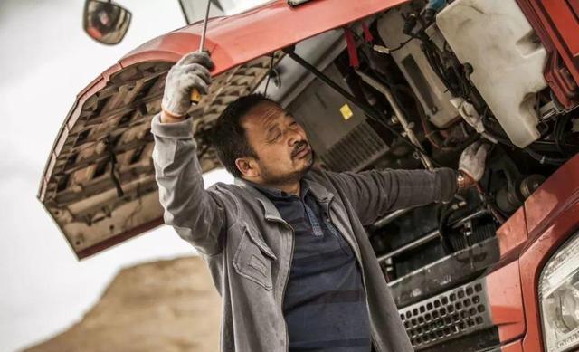 求职|又有一岗位出现缺人,月薪高达15000元,年轻人却不想去做