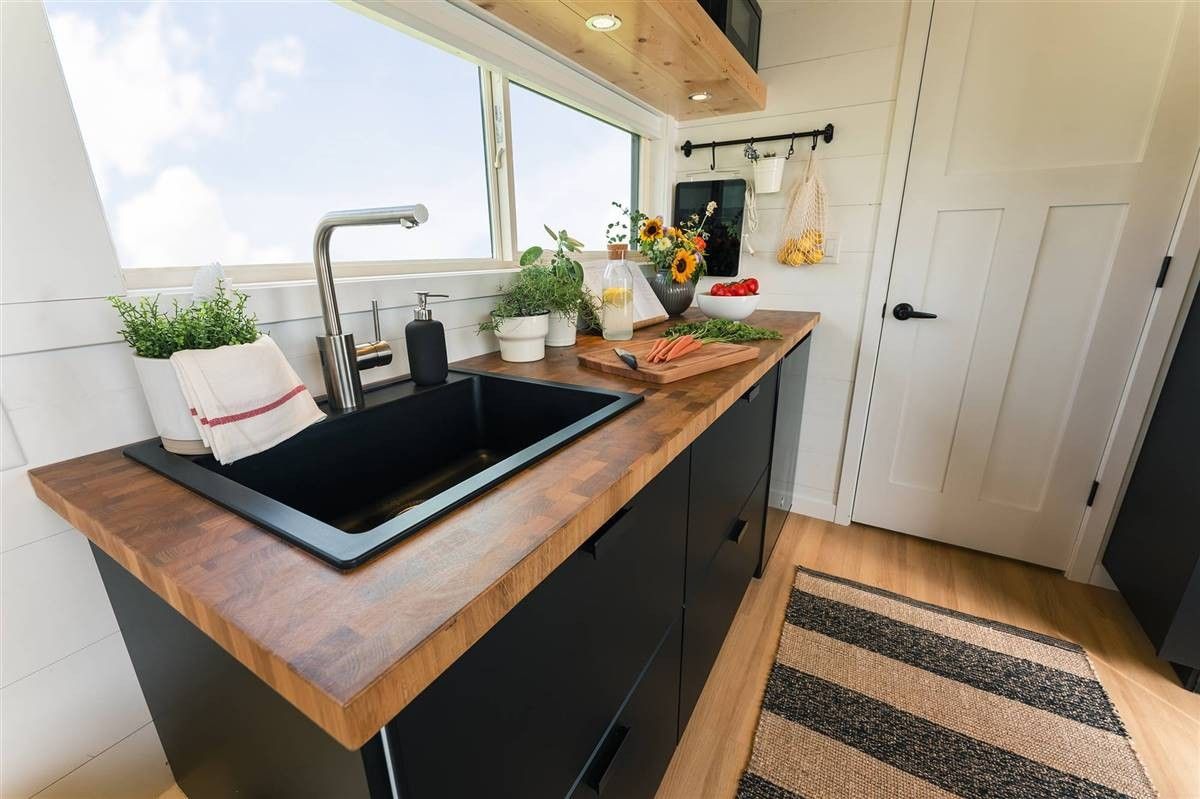 姑娘买下17㎡蜗居,巴掌大点地方“五脏俱全”,一人独居太爽了