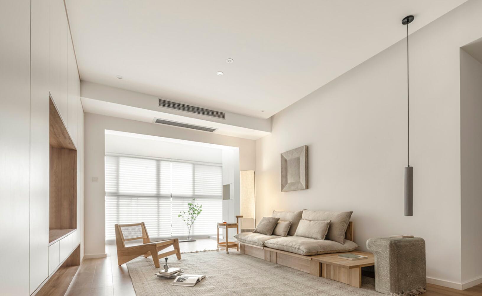 90㎡的精装房，她坚持要给墙面刷大白，完工后，效果出乎意外的好