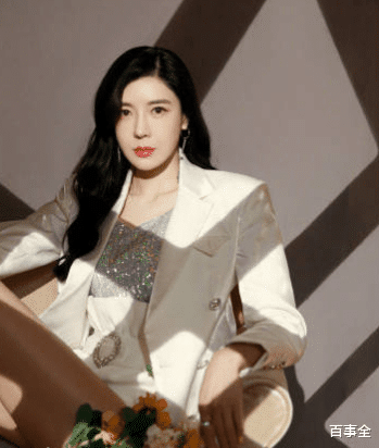 周韦彤|“宅男女神”周韦彤：自曝曾被一线男星欺骗，40岁与男网红恋爱？