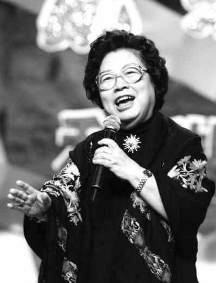 王昆|著名歌唱家王昆:和丈夫相伴71年,丈夫离世2个月后,她追随而去