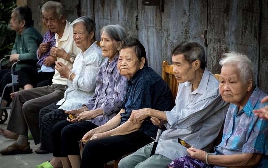 第一批“丁克夫妻”已经退休,无儿又无女,财产面临亲戚的算计