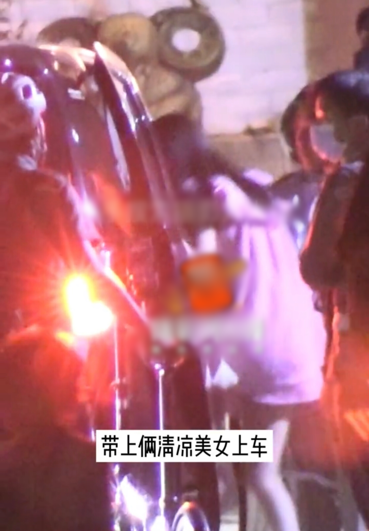 伊能静|伊能静含泪发文疑情变！与秦昊长期分隔两地，男方曾微醺牵女生手！