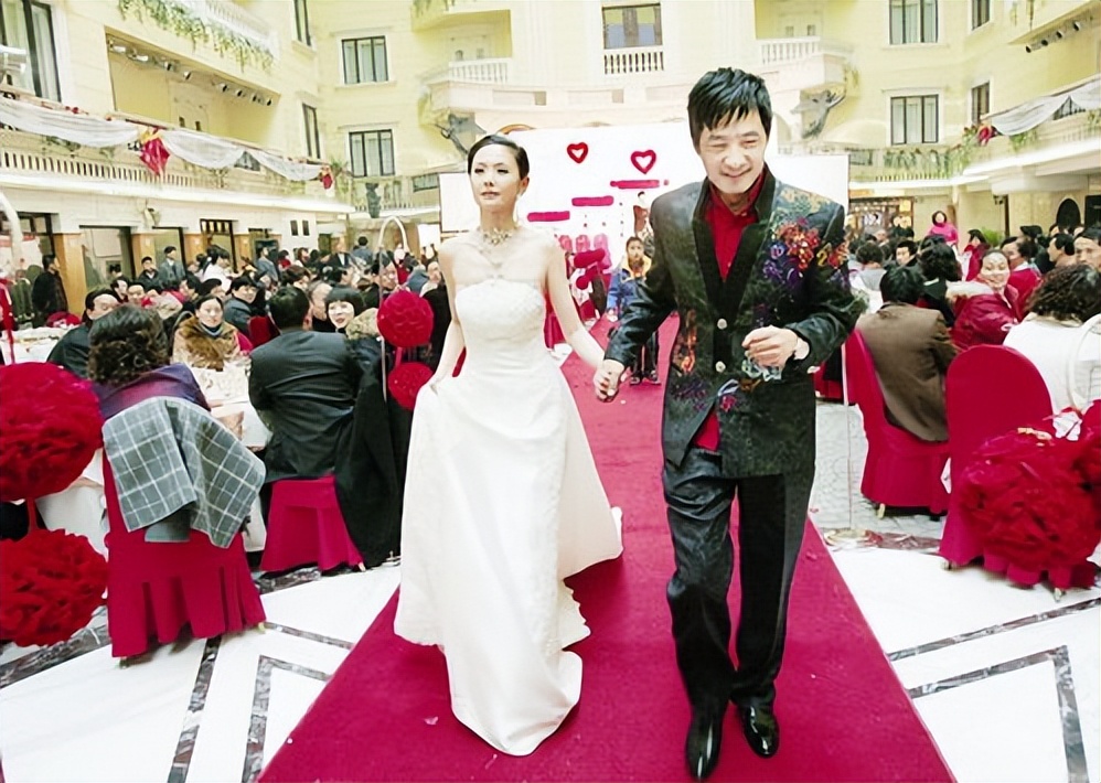 郭晓东|程莉莎跟郭晓东回村里办婚礼,向往浪漫婚礼,但更想要公婆高兴