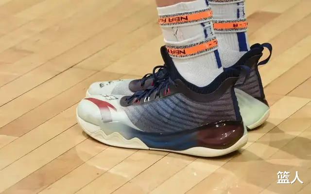 凯里·欧文|NBA球员上脚：哈雷尔和塔克争鞋王，3大国产品牌的球鞋