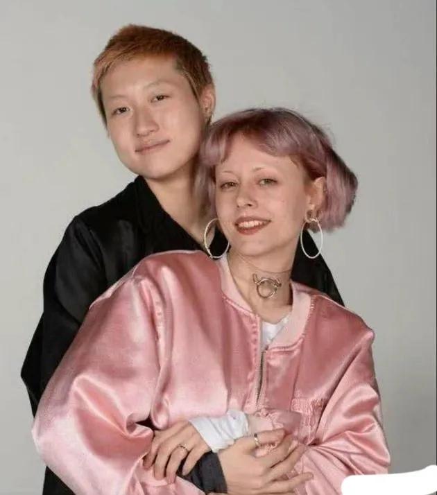 吴绮莉|成龙旧情人吴绮莉在工厂直播带货，小龙女现状惨淡，领救助金生活