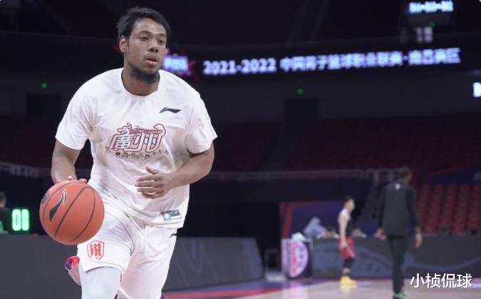 余嘉豪|混血新星大合同续约，浙江新星或再闯NBA，首钢欲高价签回前外援
