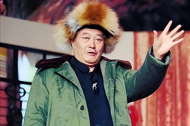 赵本山|章子怡给赵本山拜年,满脸通红醉意明显,穿着打扮引发争议