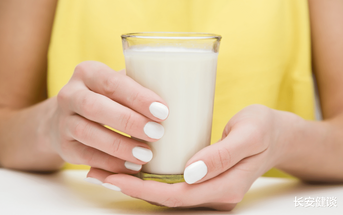 治疗方法|喝牛奶可以给老人的身体带来什么好处?医生:好处有3种