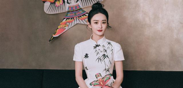 赵丽颖|赵丽颖央视春晚造型朴素,中国传统色满满高级感