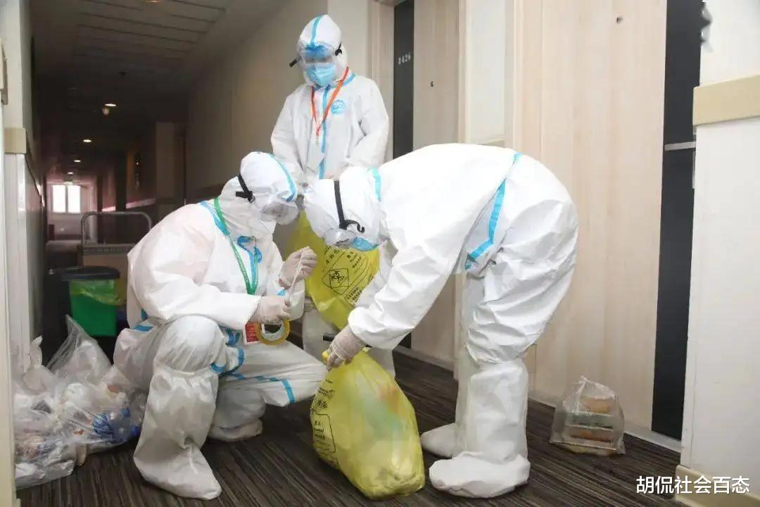 18岁男生返乡,被集中隔离,同居室四位大妈的要求,令男生崩溃