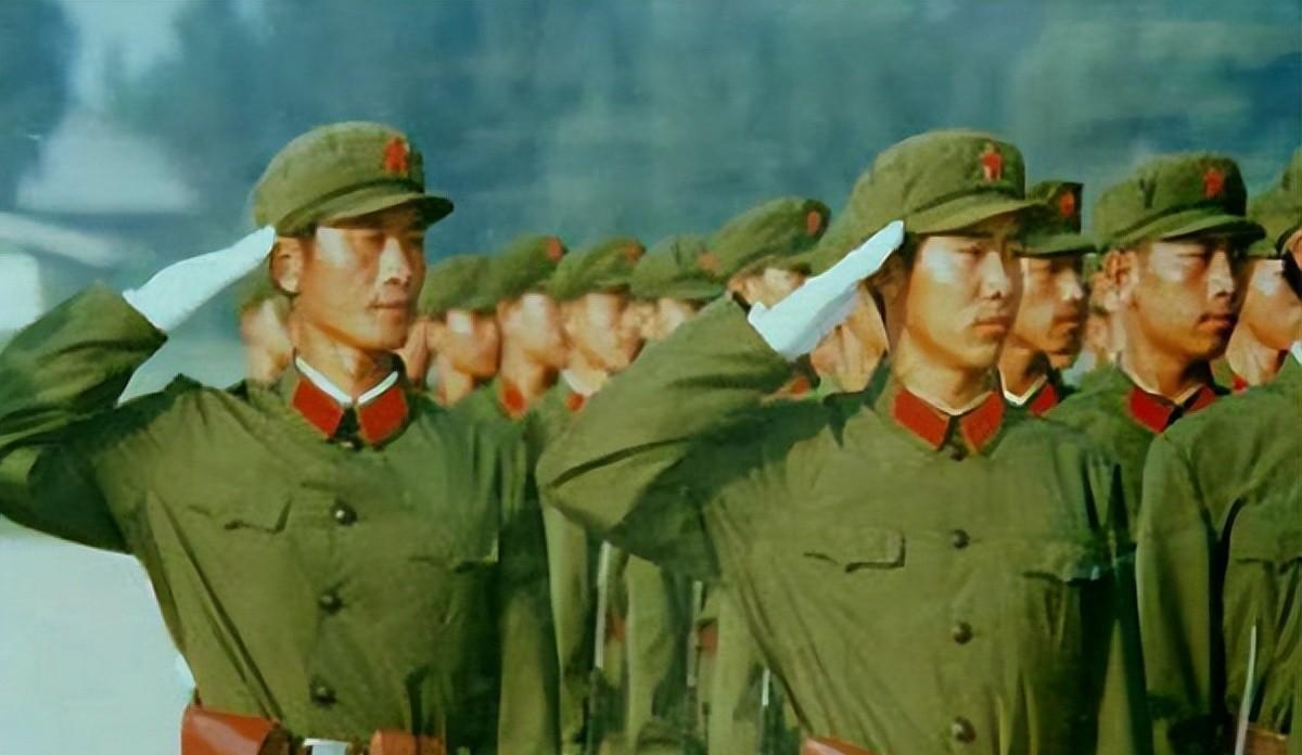 军旅文学：司令部要挑一名连长到作训科，两个人选该调谁？