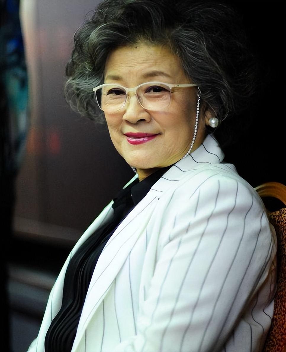 80年代|80年代八一厂“十朵金花”今昔:有人三婚嫁老外,有人负债成老赖