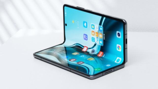 荣耀|赵明确认荣耀下一代折叠屏手机Q4发布 预装MagicOS 7.0惊艳全球